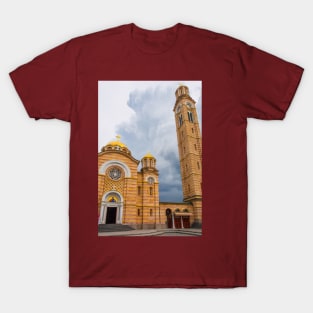 Christ the Savior Serbian Orthodox Cathedral in Banja Luka, Bosnia T-Shirt